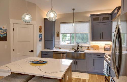 Anchorage Apartment with a View about 3 Mi to Airport - Photo 13