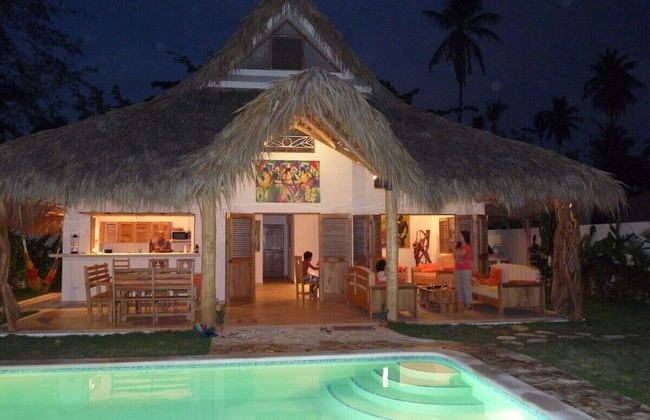 Pretty Caribbean Style Villa - Photo 25
