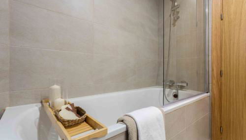 Spacious Urban Elegance in Plaza Castilla - Foto 2