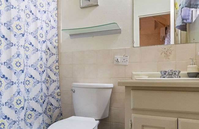 Yancey Largo Villa Perfect Jamaica Ironshore Getaway w Private Pool and Onsite Staff Services by RedAwning - Photo 44