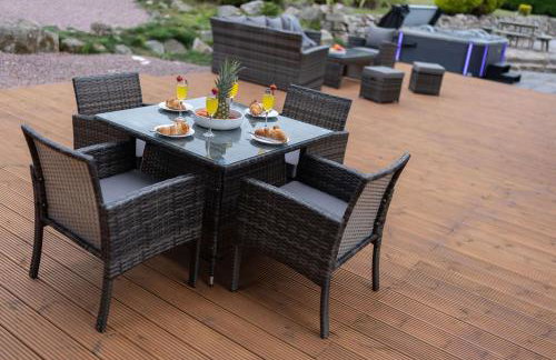 Woodside Barn Sleeps 14 with Hot Tub - Photo 11