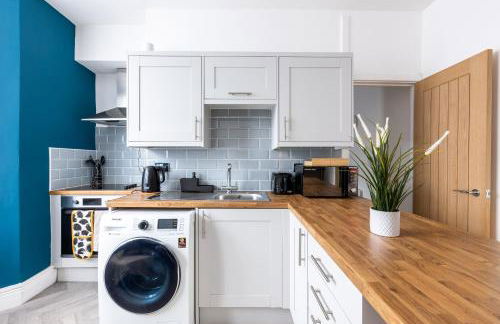 Judah Suites - Stylish 1BR Apartments with Parking & WIFI - Foto 49