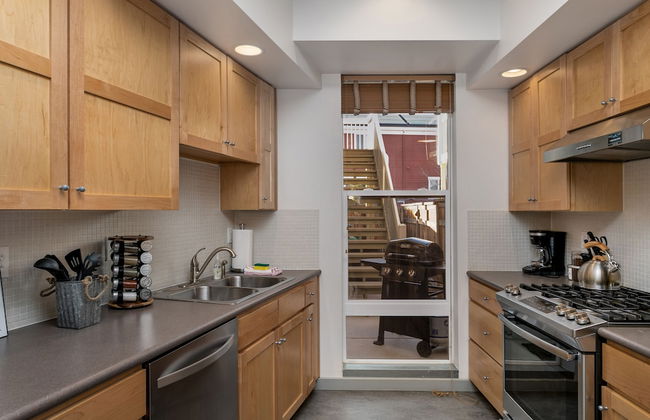 Old Town North Jewel! Near Breweries and River! - Foto 8