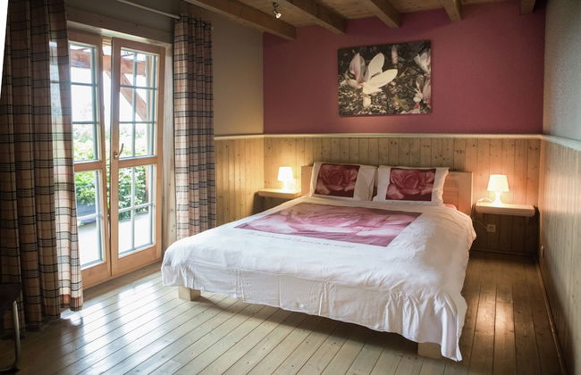 Affluent Chalet in Septon with Whirlpool, Sauna, Hot Tub - Photo 24