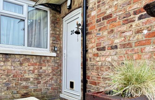 Stylish and Cosy stay in the Heart of Malton - Photo 59