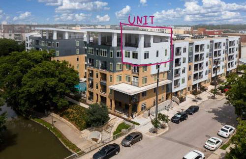 RiverWalk PentHouse Oasis w/Free Parking Gym Pool - Photo 59