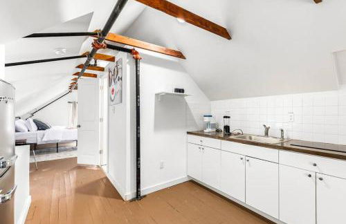 Stately Studio Apartment - Foto 9