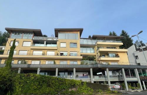 Reflections At The Lake - Foto 27