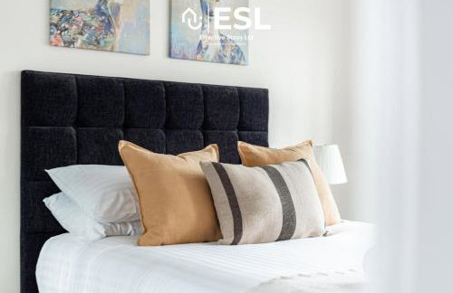 Large Modern 4 Bedroom House in Uttoxeter, Near Alton Towers, Great for Families - Foto 14