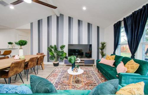 Friendswood Getaway - 5 Bedrooms + Pool + Patio - Foto 8