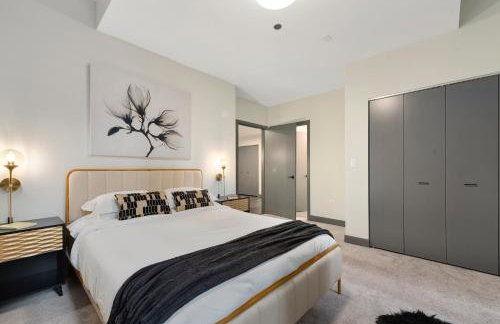 Experience Downtown Chicago at Millennium - Luxury Apartments in The Loop - Photo 24