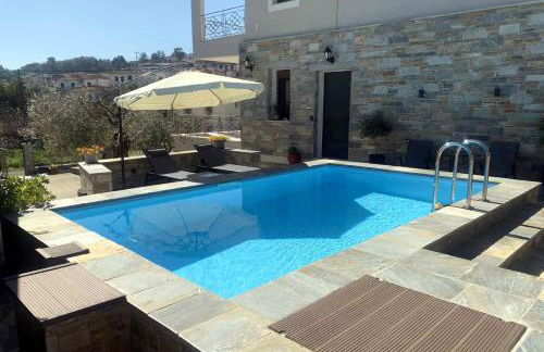 Effie's Maisonette with Detached Studio - Photo 12