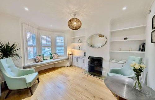 Stunning 4 Bedroom House in Old Windsor Perfect for Families & Groups - Foto 4