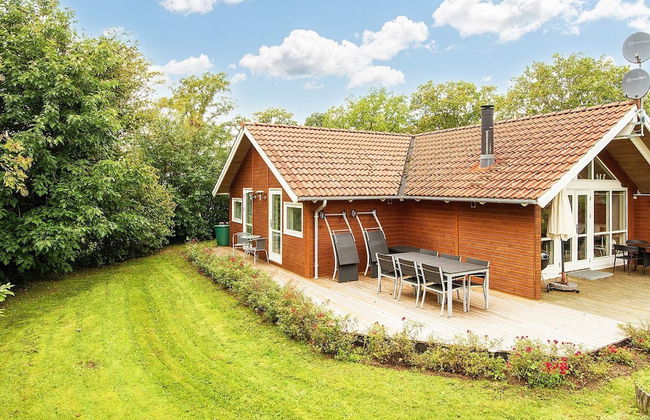 8 Person Holiday Home in Allingabro-by Traum - Photo 1