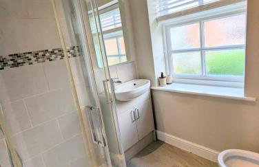 2 Bed 2 Ensuite Modern House With Parking - Foto 14
