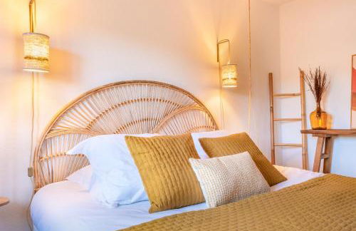 Suite Bali de 45m2 - Idéal couple - Chambre séparée - Jacuzzi baignoire balnéo - Sauna - Clim réversible - Netflix - Piscine accès partagé avec la petite copro - Bouteille de champagne offerte dès 2 nuits - Foto 19