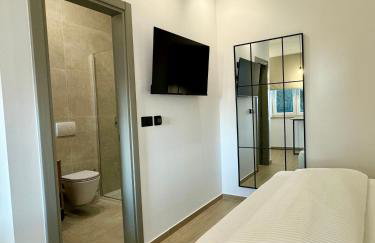 LUX Apartments - Photo 25