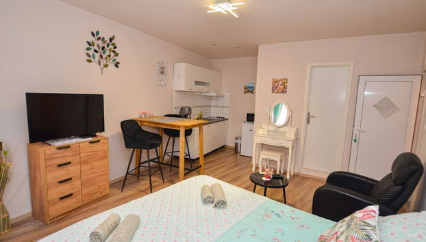 Charming Studio in the Heart of Rovinj, Steps From Carera Street - Foto 2, Habitación