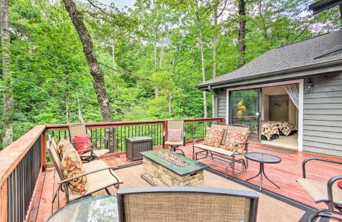 1 Mi to Marina Lake Toxaway Cabin with Fire Pit - Foto 23