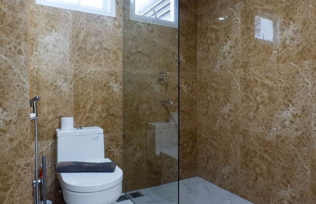 3Br Luxurious And Elegant Apartment At Grand Sungkono Lagoon - Photo 19