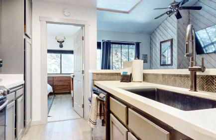 Chic 1 BDR Loft with Hot Tub Near Canyon Lodge - Foto 28