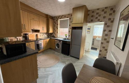 3 bed Jct 37 M1 luxury stay! - Foto 2