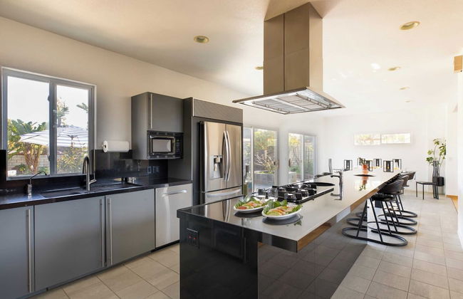 Beachcomber by Avantstay Elegant Modern Estate w/ Pool, Hot Tub & Outdoor Dining! - Foto 25