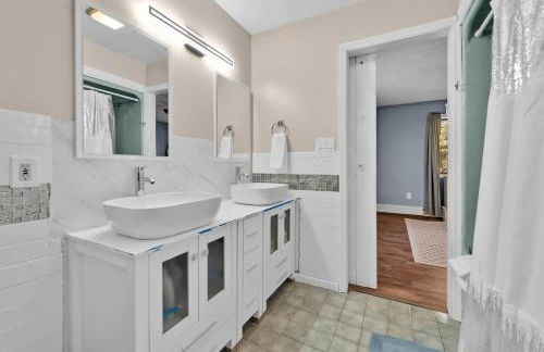 Big Bass Hideaway with Hot Tub - Foto 55