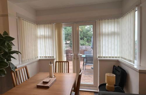 3 Bedroom modern house 15 min to tube, shops near by - Foto 18