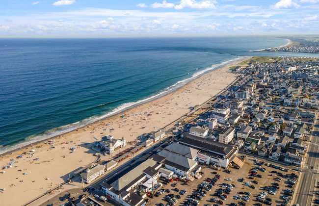 Modern Condo Perfect For Winter Rental - Photo 17