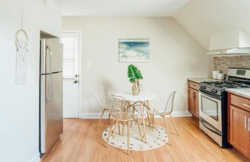 Spacious 2BR Apartment near Airport - Central Charming - Foto 27