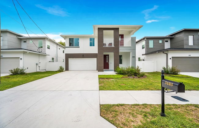 Luxury Home w Heated Pool, Gym, Playground & More! - Foto 80