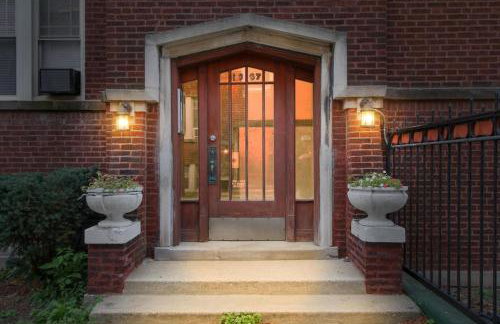 Perfect 3BR Apt in Chicago with WiFi & Laundry - Touhy 3N - Foto 22