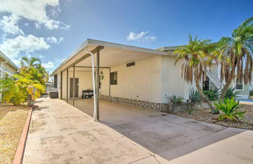 On-Site Canal Access St James City Home - Foto 27