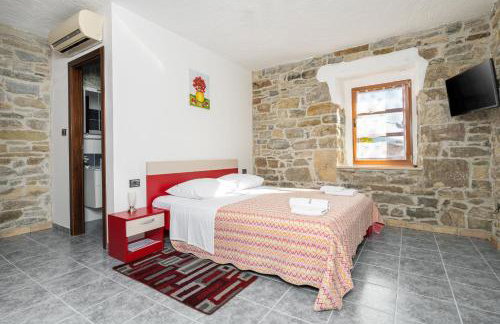 Villa Denis Village in Central Istria for 28 people pet friendly complex of 4 stone houses - Photo 50
