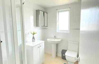 Luxury House in Ilford 21 minute Train journey from Central London - Foto 22