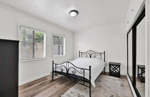 Cozy Elegant Oasis With Parking - Foto 16