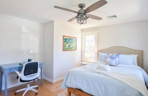 Fully Updated Home w Great Outdoor Space - Foto 12