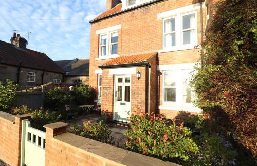 Arden House - Foto 1