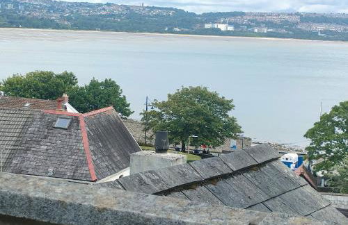 Fishermen's cottage with log burner, 2 bathrooms & sea views from garden terraces - Foto 34