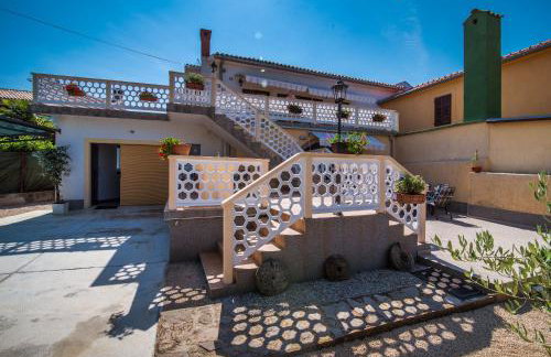 Apartments with a parking space Malinska (Krk) - 13219 - Foto 3