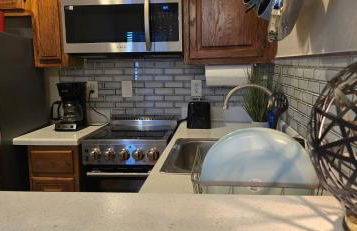 Cozy Updated Cove of Heaven, 5mins to Lake Hefner! - Photo 33