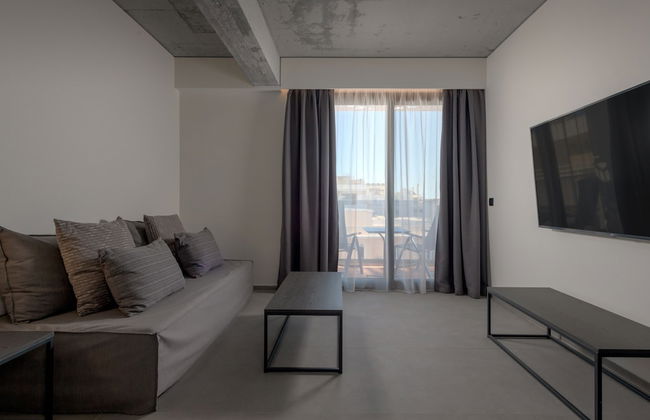 Essence Suites - Photo 11