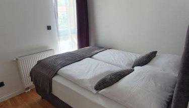 City heaven,self check in, with free parking - Foto 2