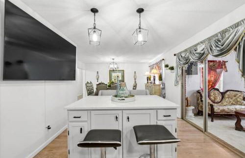 Spacious Backyard • Alfresco Dining • Pet Friendly - Foto 36