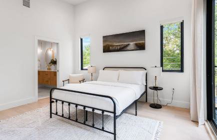 Stylish Home with Firepit Balcony Steps from Austin’s Best Near Rainey St Lady Bird Lake Downtown The Ashlee by AvantStay - Foto 18