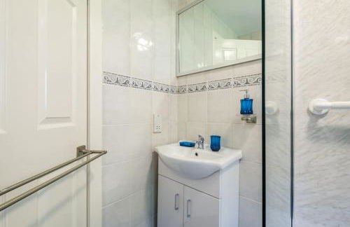 Monicas Apartment Lovely ground floor 2 bedroom serviced apartment - Foto 46