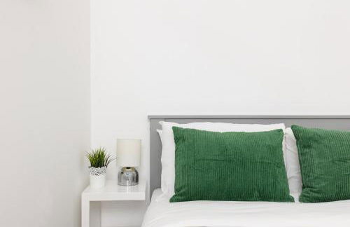 New! Bright 2BR Flat with Patio - Foto 11