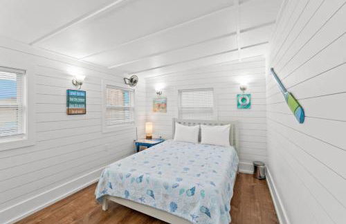 Spacious Dog-Friendly Unit with Game Room & Private Yard, Walk to East PCB Beach - Foto 19