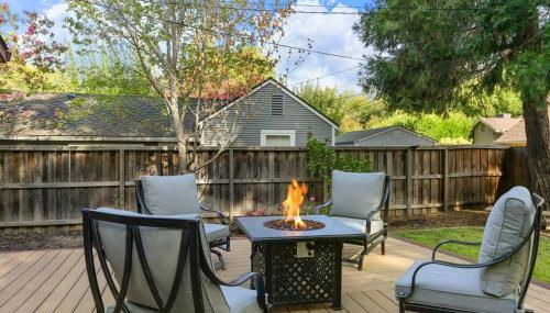 East Sac Getaway, Walking Distance to Hospitals - Photo 2